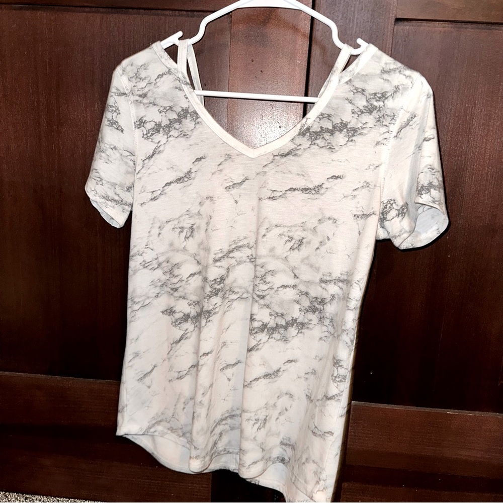 Grayson/Threads Marble Top